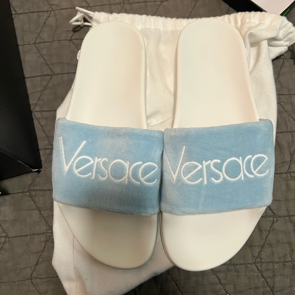NIB Versace Terry 80s Logo Slides